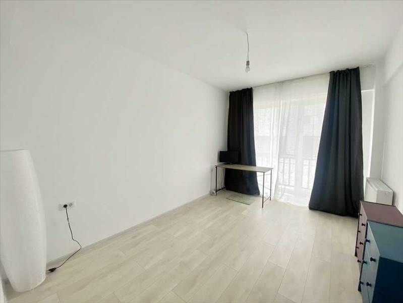 Vanzare apartament 3 camere decomandat Tractorul,Brasov