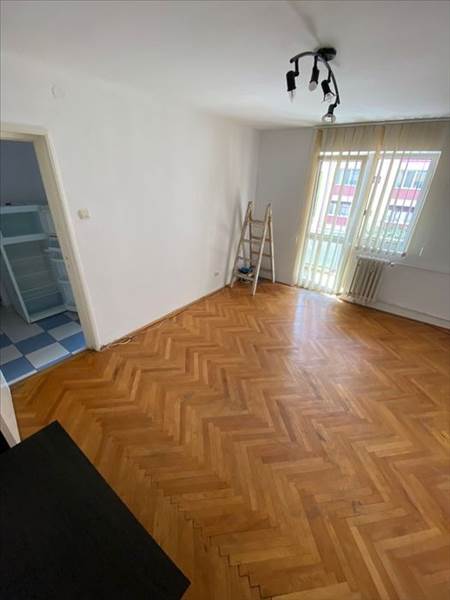 Vanzare apartament 2 camere etaj intermediar zona Centrala, Brasov