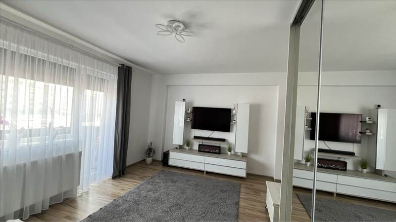 Vanzare apartament 2 camere decomandat bloc nou Tractorul, Brasov