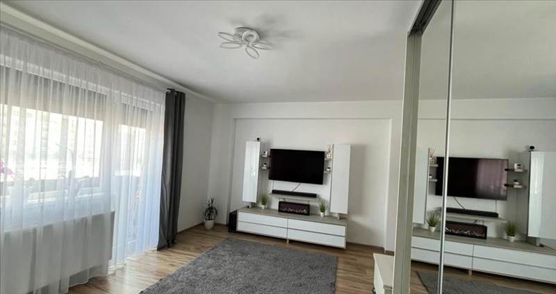 Vanzare apartament 2 camere bloc nou Tractorul, Brasov