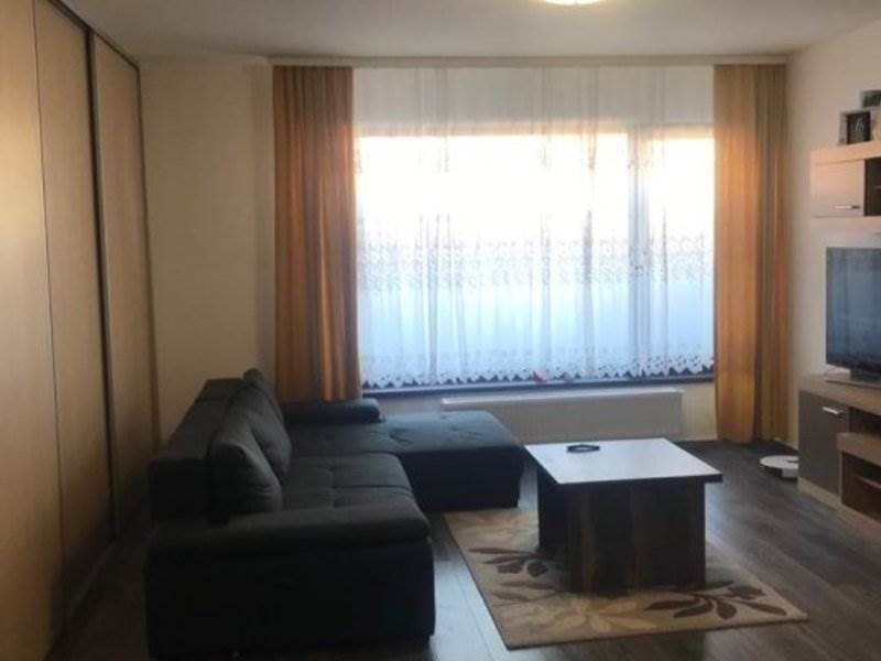 Vanzare apartament 2 camere decomandat bloc nou Tractorul, Brasov