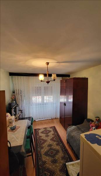 Vanzare apartament 4 camere decomandat Noua, Brasov