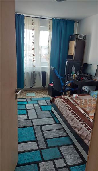 Vanzare apartament 3 camere decomandat bloc nou Tractorul, Brasov