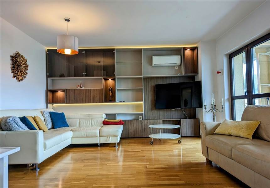 Apartament 3 camere decomandat bloc nou zona Judetean