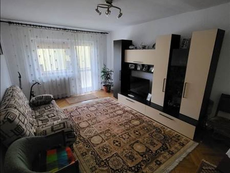 Vanzare apartament 4 camere decomandat Grivitei, Brasov