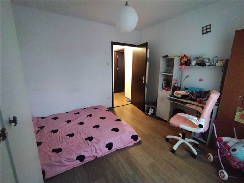 Vanzare apartament 3 camere etaj intermediar Grivitei, Brasov