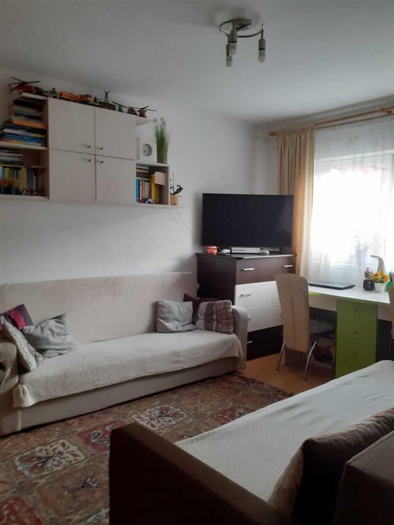 Apartament 2 camere decomandat  Racadau