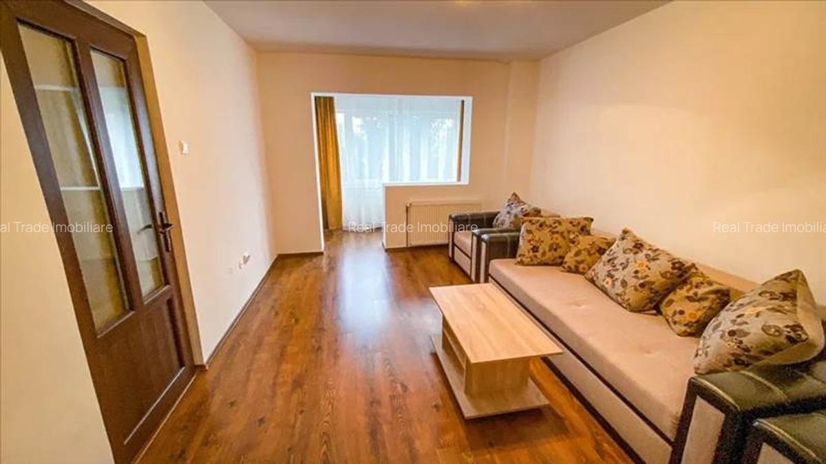 Apartament 2 camere decomandat etaj intermediar Centrul Civic, Brasov