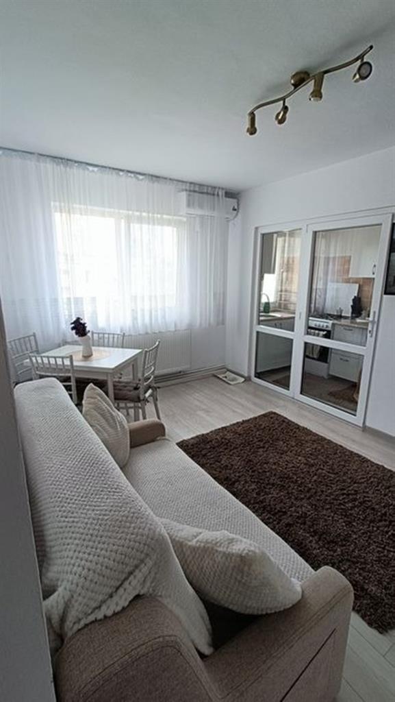 Apartament 3 camere zona Gemenii