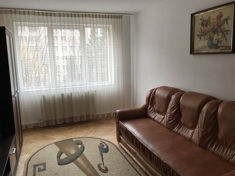 Vanzare apartament 3 camere  etaj intermediar Centrul Civic, Brasov