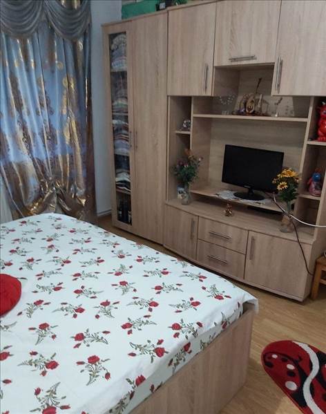 Vanzare apartament 3 camere decomandat Zona Judetean, Brasov