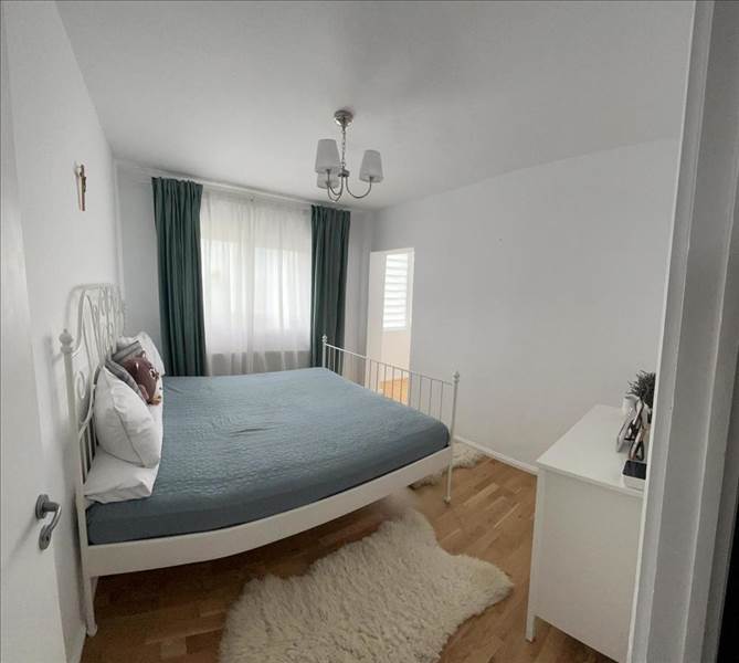 Vanzare apartament 3 camere decomandat Bartolomeu, Brasov