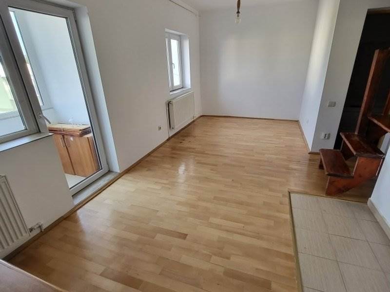 Vanzare apartament 2 camere decomandat Garii, Brasov