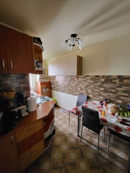 Vanzare apartament 2 camere decomandat Uzina 2, Brasov