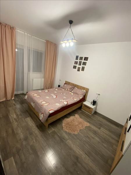 Vanzare apartament 2 camere decomandat bloc nou Tractorul, Brasov