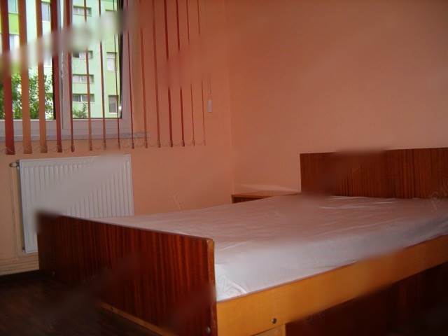 Apartament 2 camere etaj intermediar Grivitei, Brasov