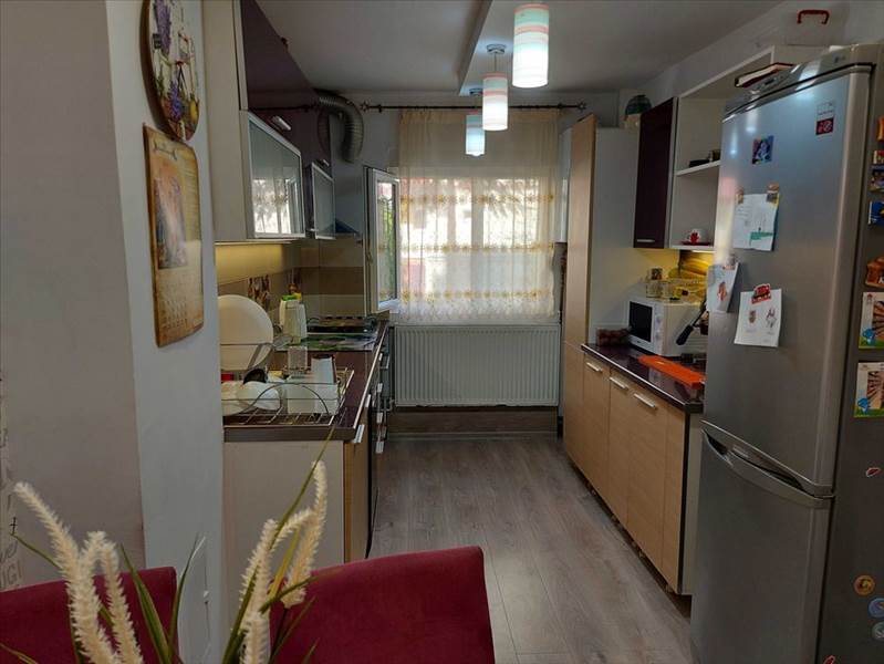 Vanzare apartament 4 camere decomandat Racadau, Brasov