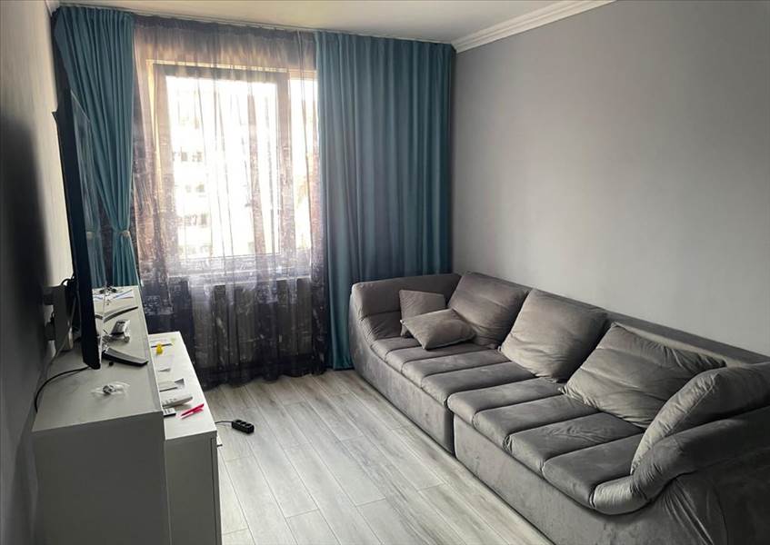 Apartament 3 camere decomandat etaj intermediar Astra, Brasov