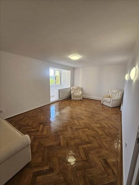 Vanzare apartament 4 camere decomandat etaj intermediar Astra, Brasov