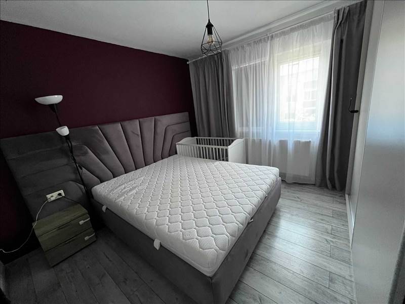 Vanzare apartament 3 camere decomandat Tractorul, Brasov