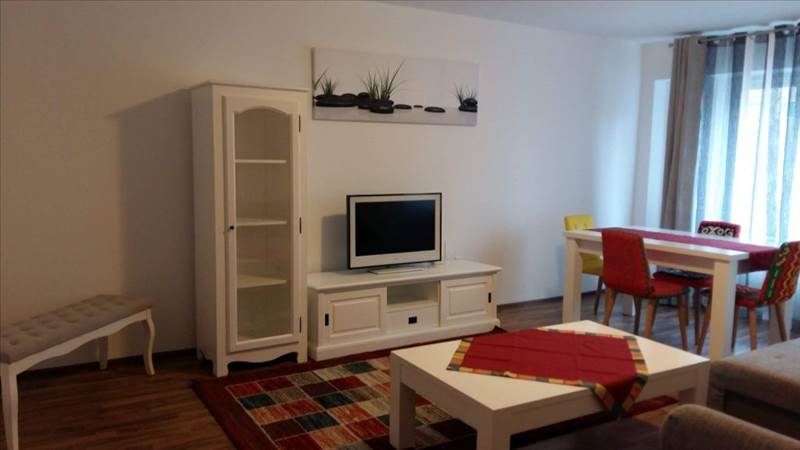 Apartament 2 camere decomandat etajul 1 Centrul Civic, Brasov