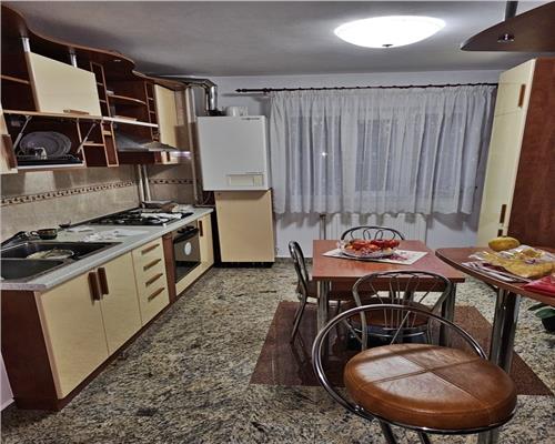 Apartament 2 camere decomandat, etaj intermediar Racadau