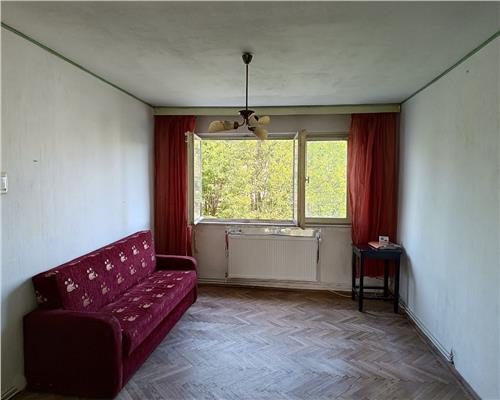 Vanzare apartament 3 camere etaj intermediar Astra, Brasov