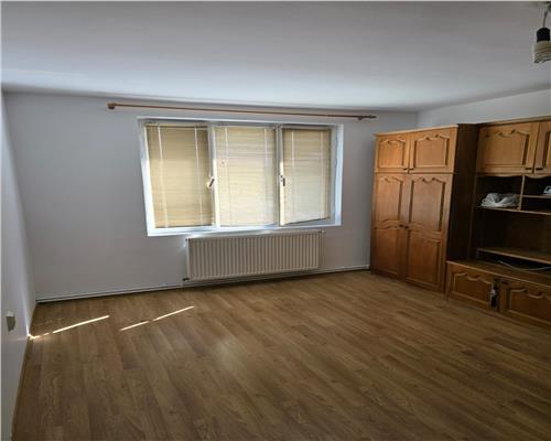 Apartament 3 camere etaj intermediar Astra