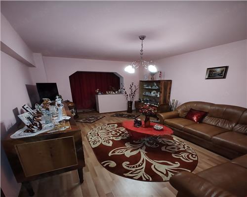 Apartament 2 camere decomandat etaj intermediar Judetean