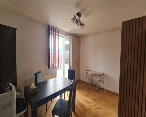 Apartament 3 camere, 2 bai Centrul Civic