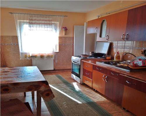 Apartament 4 camere zona Gemenii